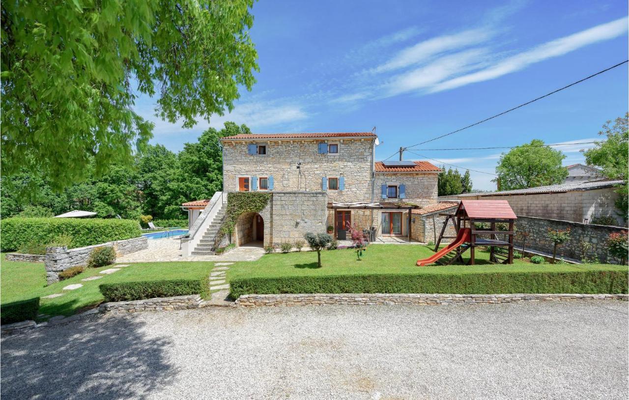 Cozy Home In Pamici With Kitchen Extérieur photo