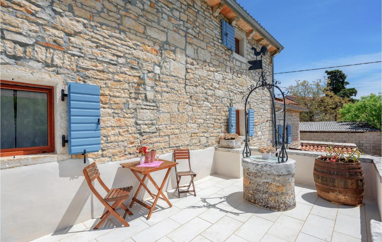 Cozy Home In Pamici With Kitchen Extérieur photo